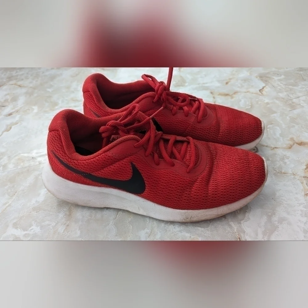 Nike Sneakers Shoes Men Red & Black Size 9.5